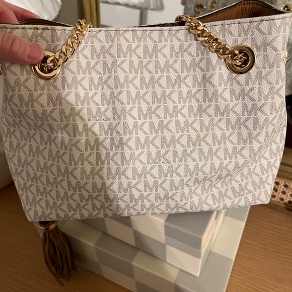 Michael kors small gold chain handbag - Picture 4 of 9